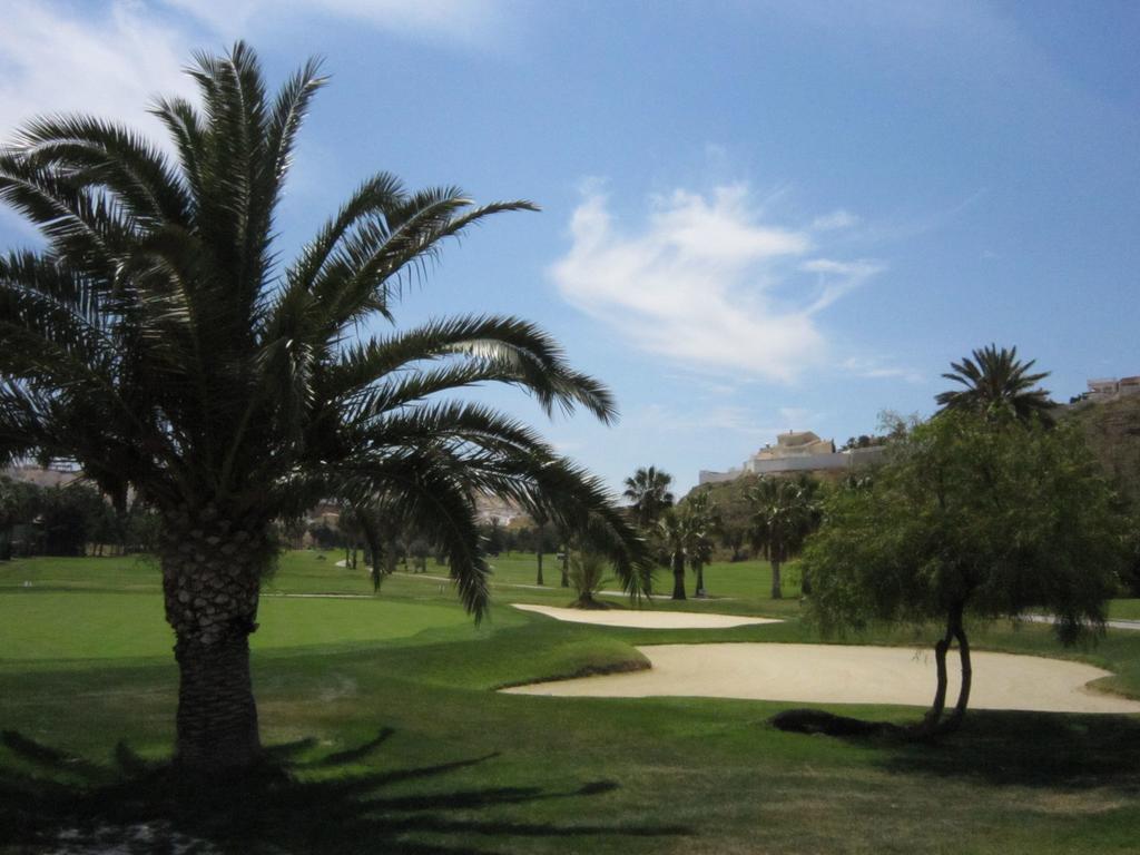2 Bedroom Cozy Apartment In Torrevieja Exterior foto
