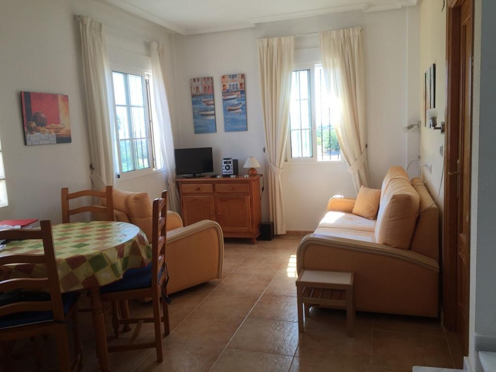 2 Bedroom Cozy Apartment In Torrevieja Exterior foto